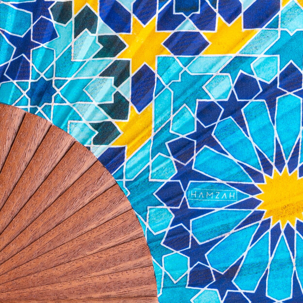 Abanico Seda Azul y Dorado Secret Flower - Imagen 4