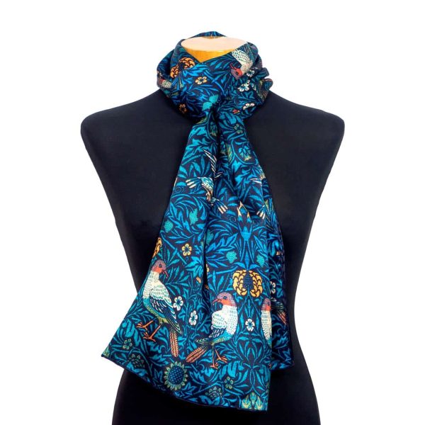 Pañuelo azul de seda con pájaros y flores