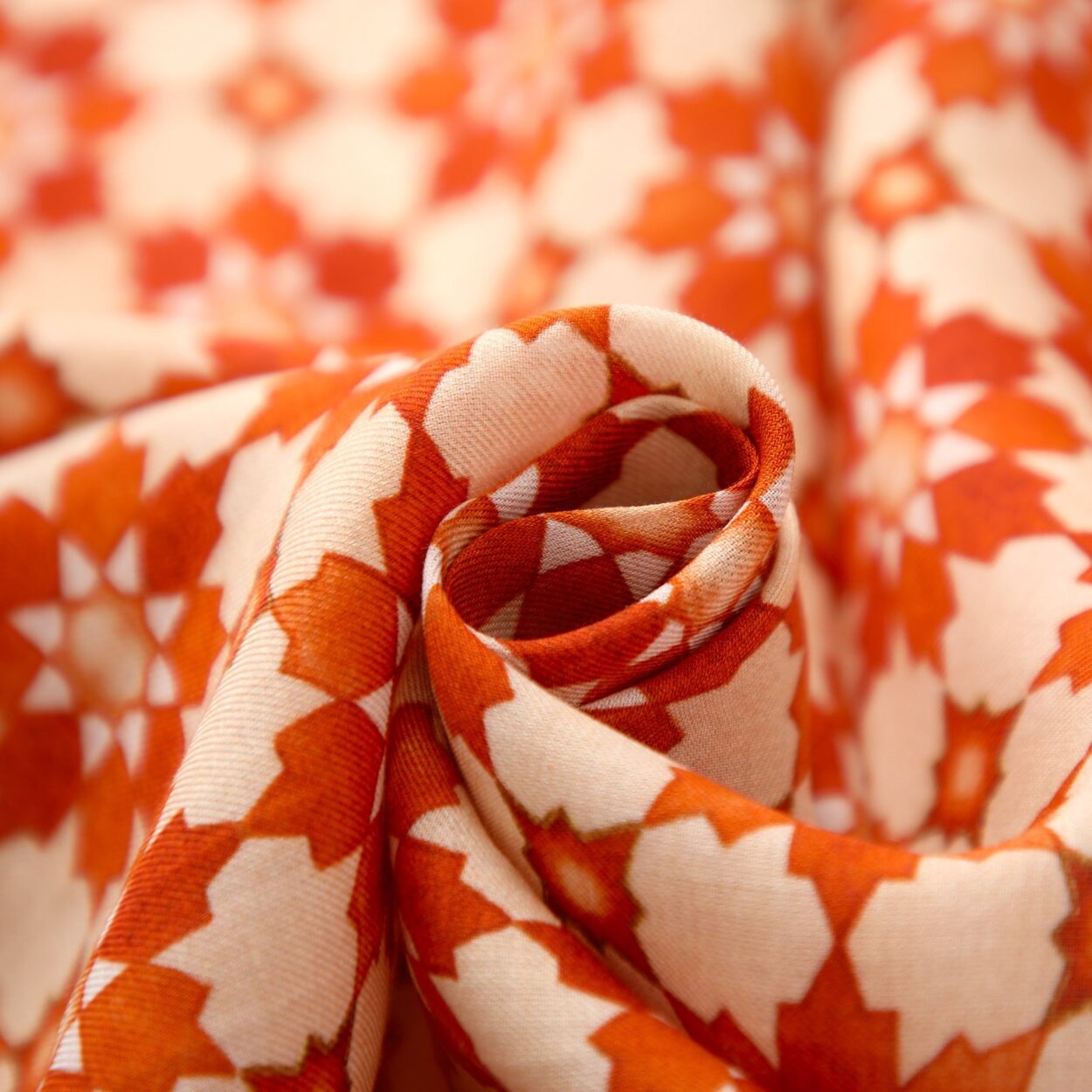 Pañuelo Naranja Estampado Geométrico - detalle 3