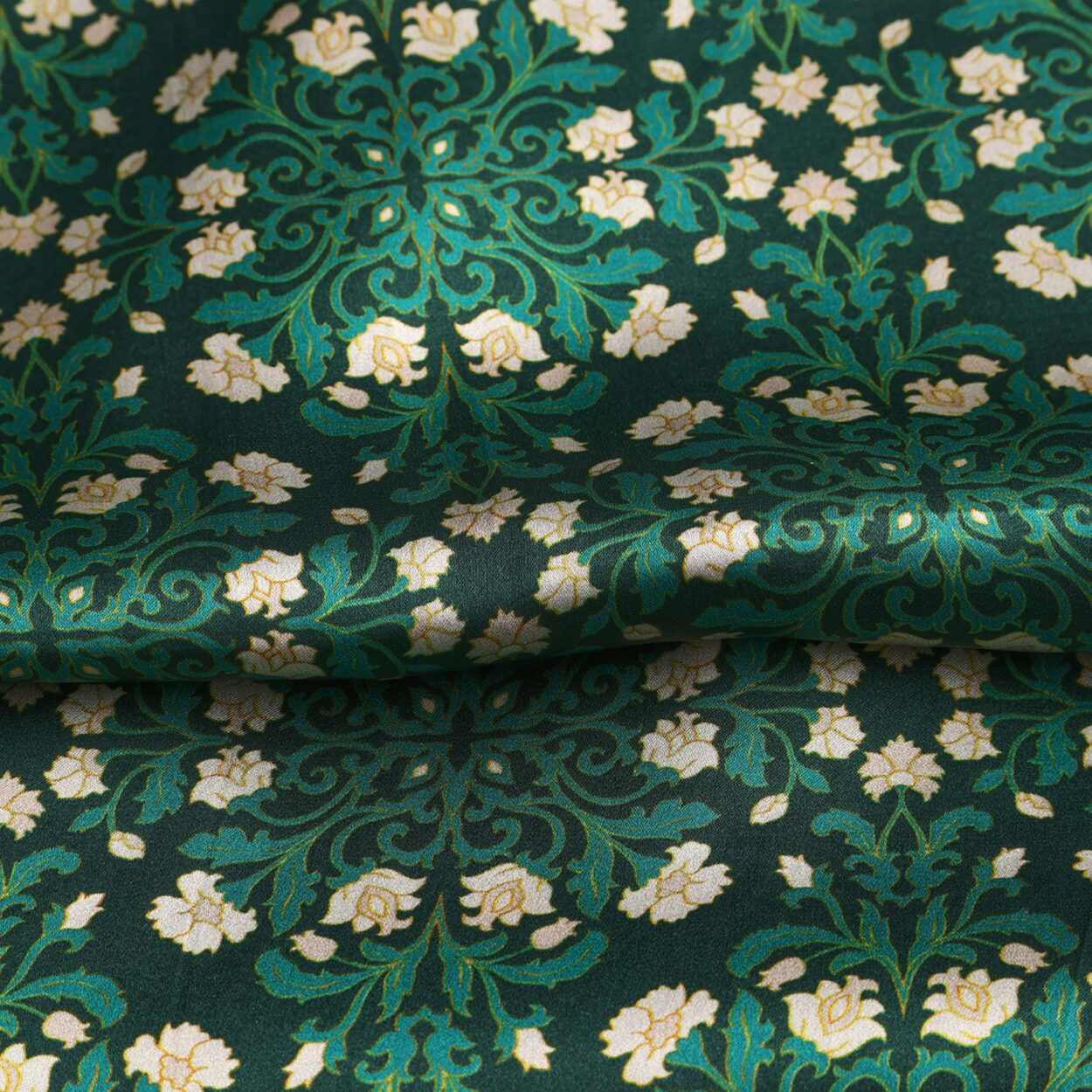Pañuelo Seda Verde con Flores Muguet