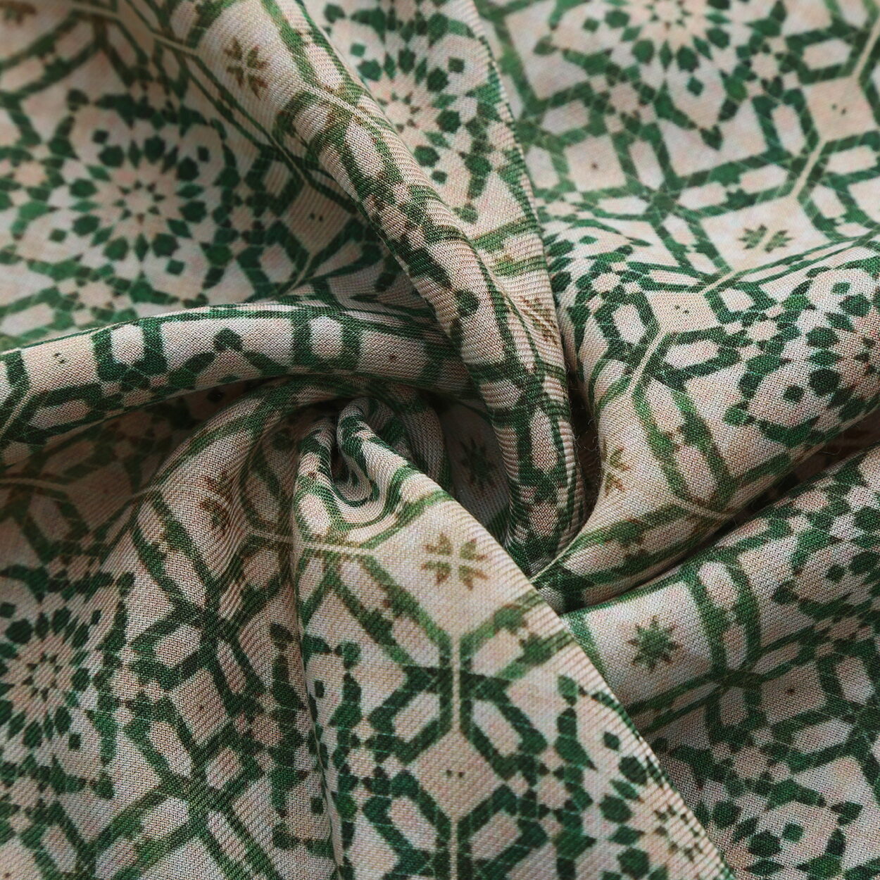 Pañuelo Modal Verde Mosaicos Azahar - detalle 4