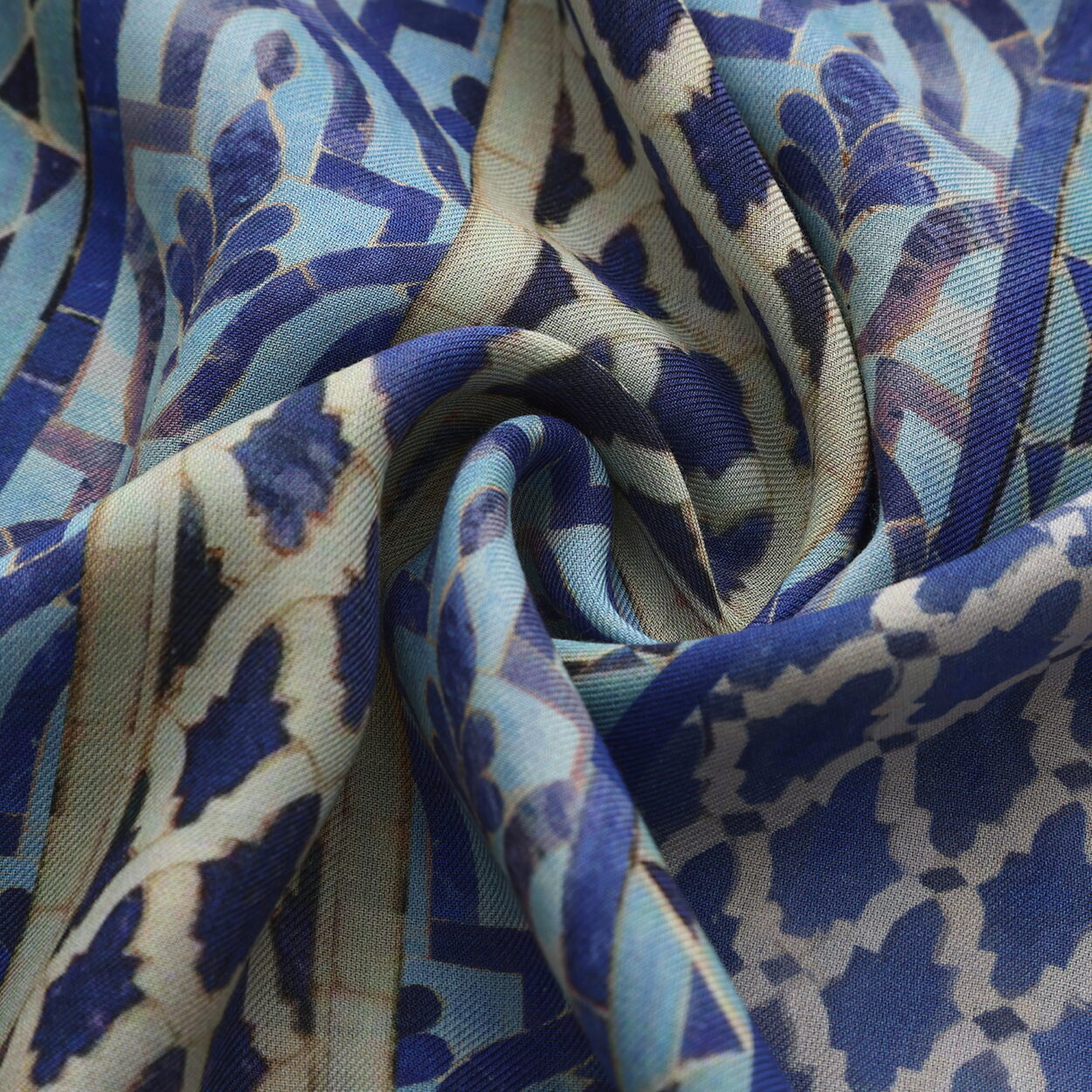 Blue Mosaic Modal Scarf Almunia - detail 4