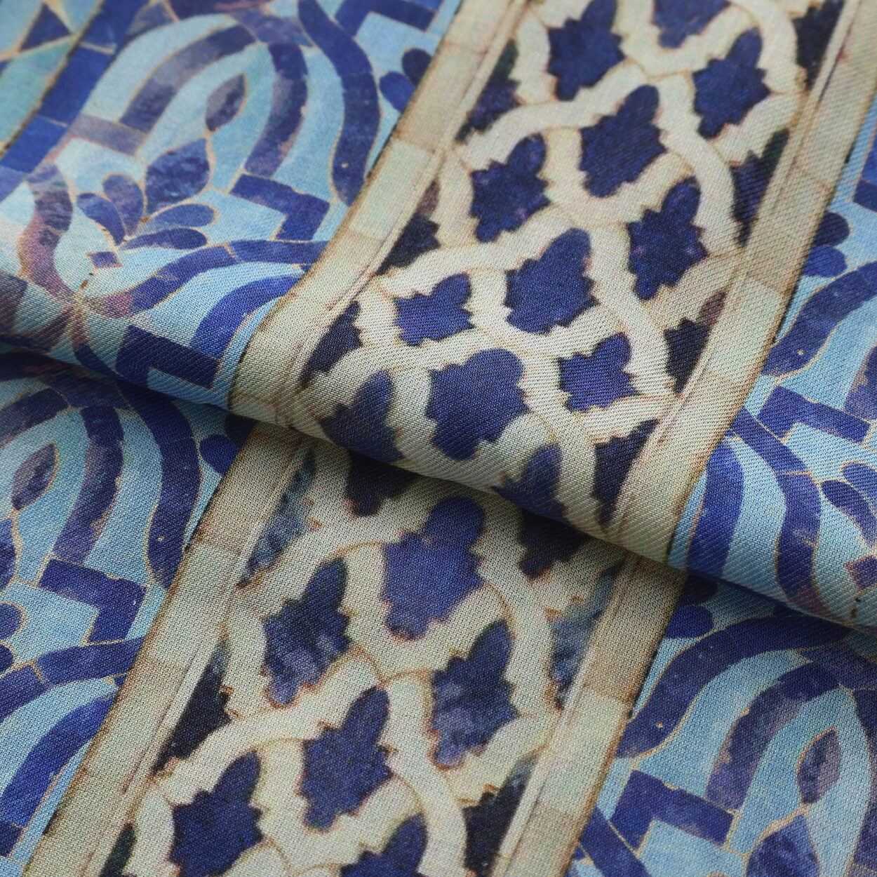Blue Mosaic Modal Scarf Almunia - detail 5