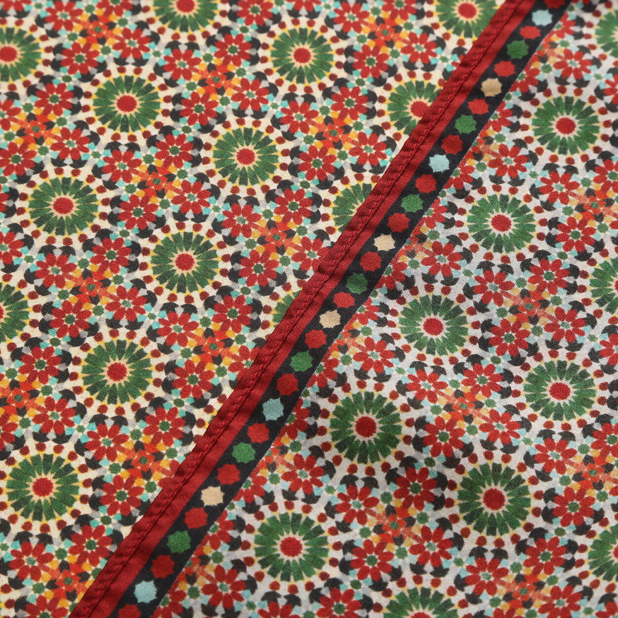 Red and Green Square Silk Scarf Zubaida - detail 6