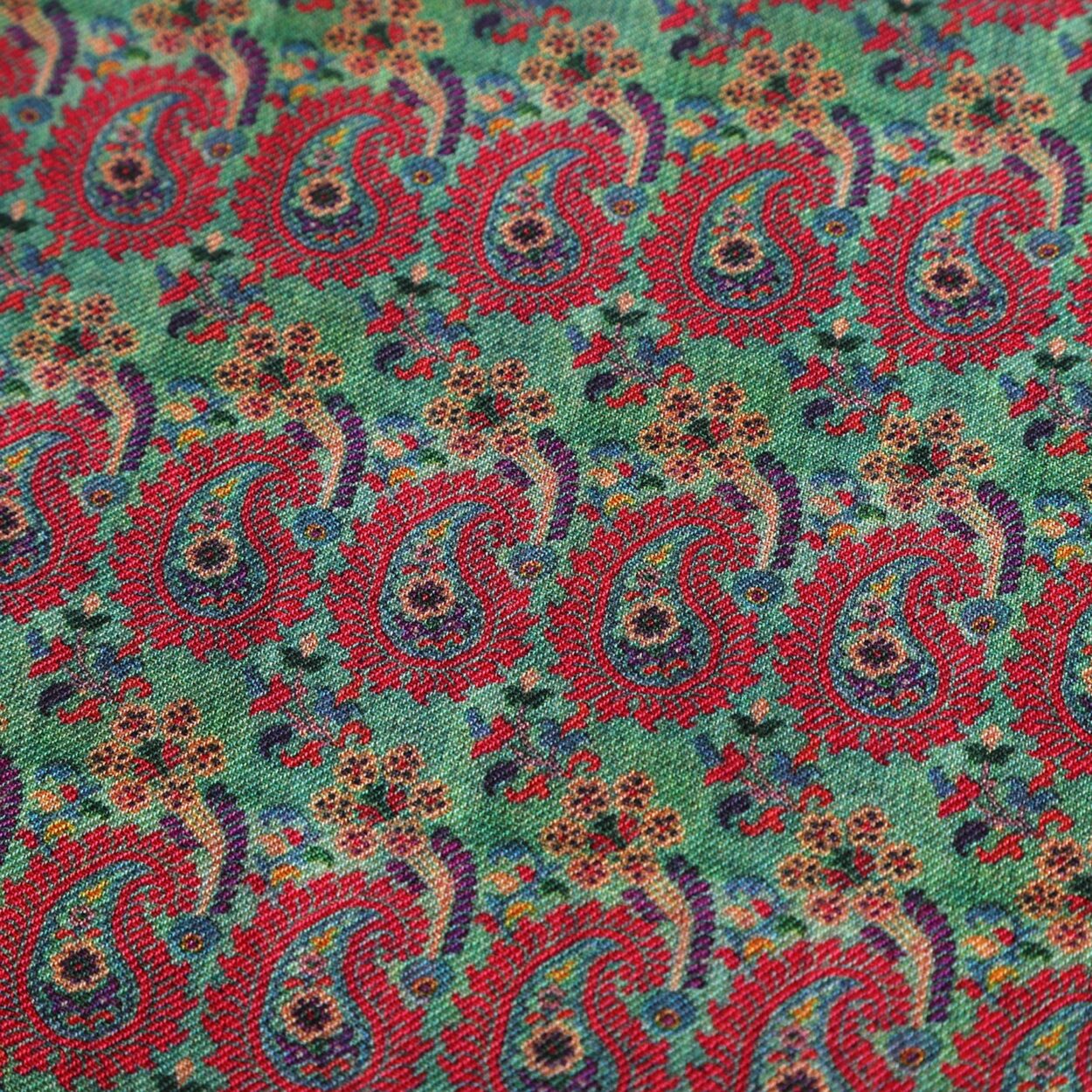 Green and Red Silk and Wool Scarf Ufuq - detail 5